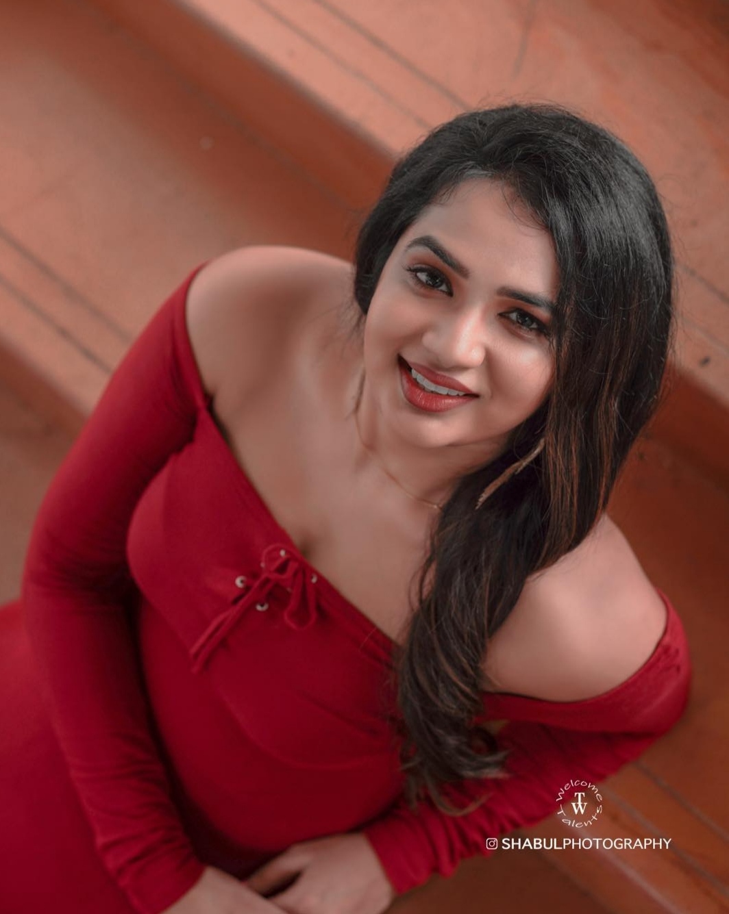 kudumbavilakku-actress-saranya-anand