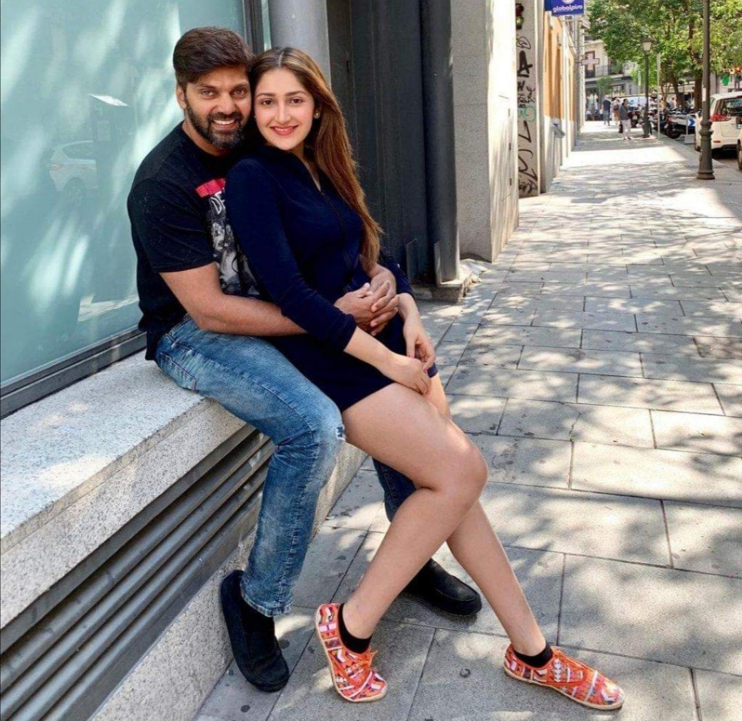 arya with sayyeshaa