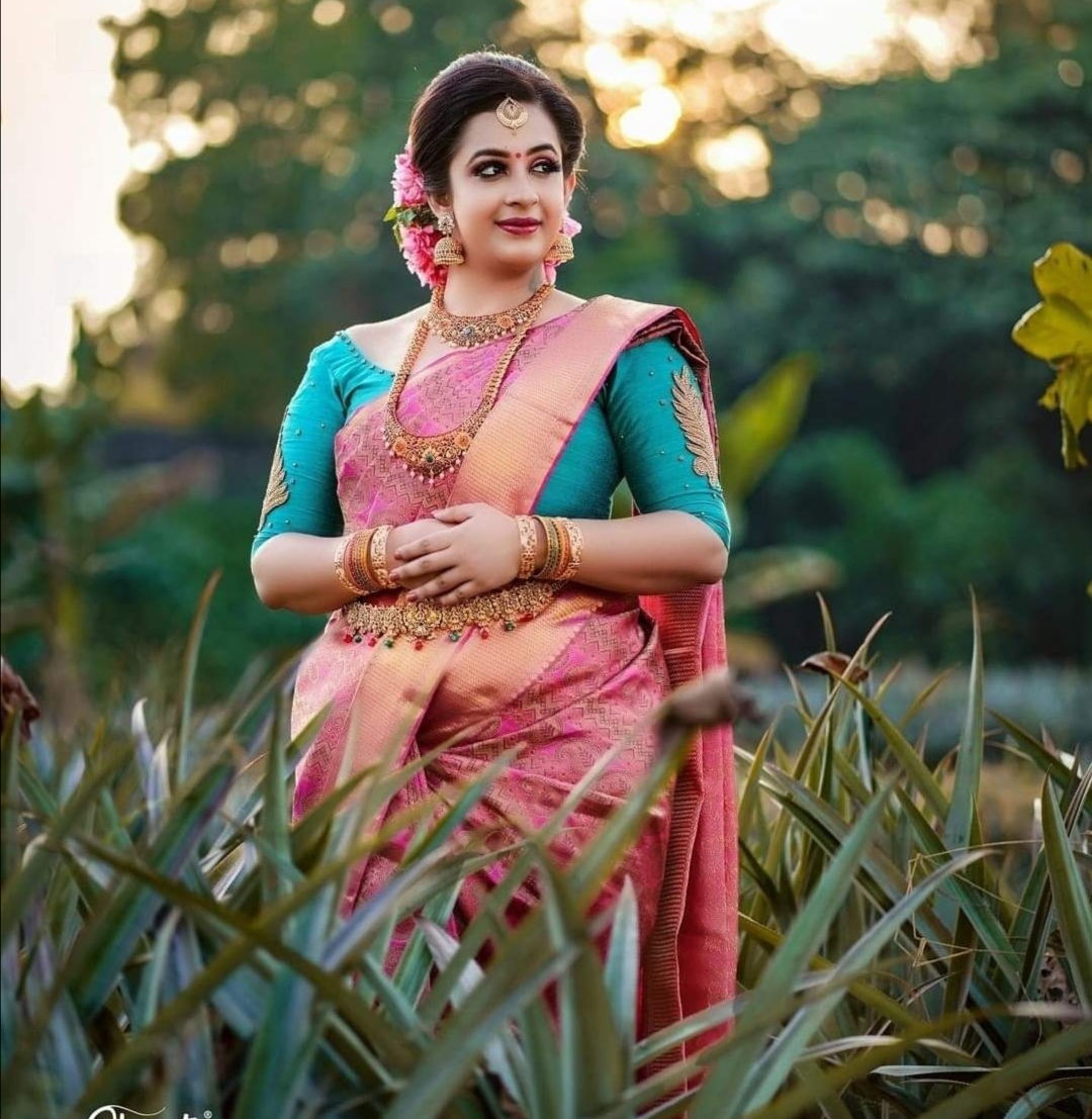 soubagya venkatesh saree