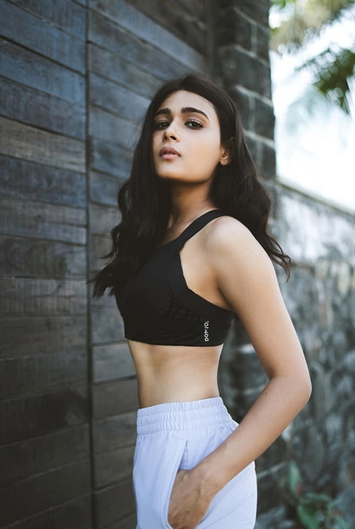 Shalini Pandey hot