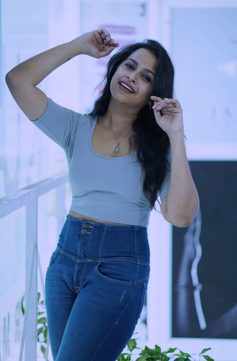 Sadhika Venugopal photos